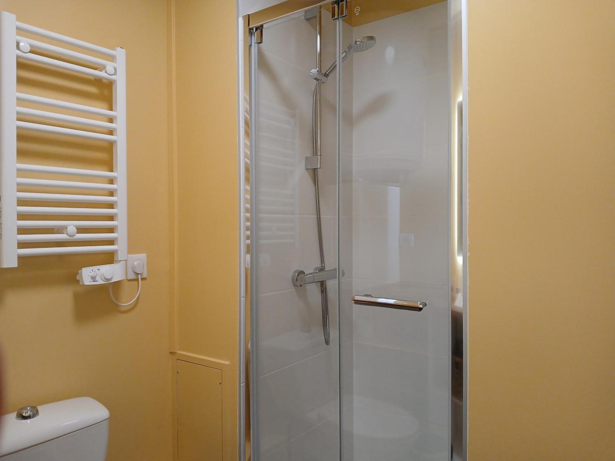 Joli - Parking Prive - Wifi Tres Debit - Au Calme Apartment Nantes